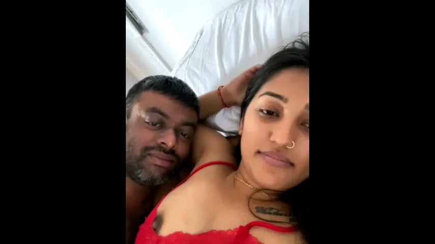 Nri Couple Aurora Maharaj Boobs And Armpit Show