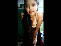 Beautiful Desi babe fingering update