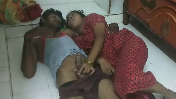 Makan malik ne maid ki majedar chudai ki