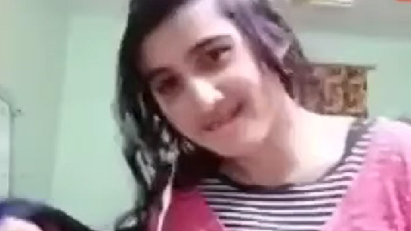 Video call par fingering karti desi girl