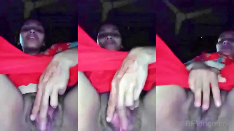 Horny Girl Boob Press And Naked Fingering