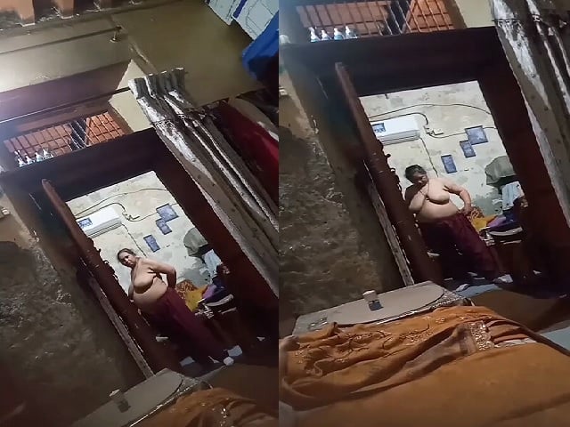 Mature MILF huge boobs showing hidden sex cam