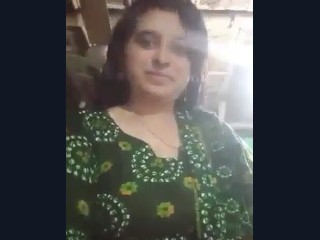 Desi lady showing full naked