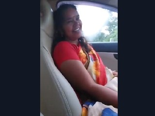 Bhabi Pussy fingering by lover inside car