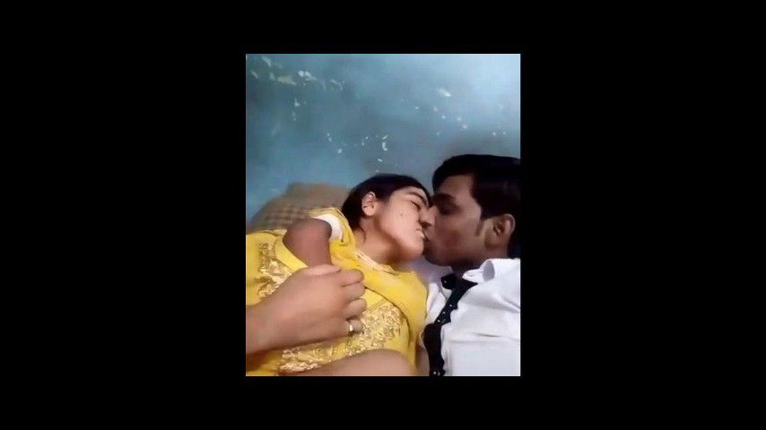 desi lovers hot smooching boobs pressing