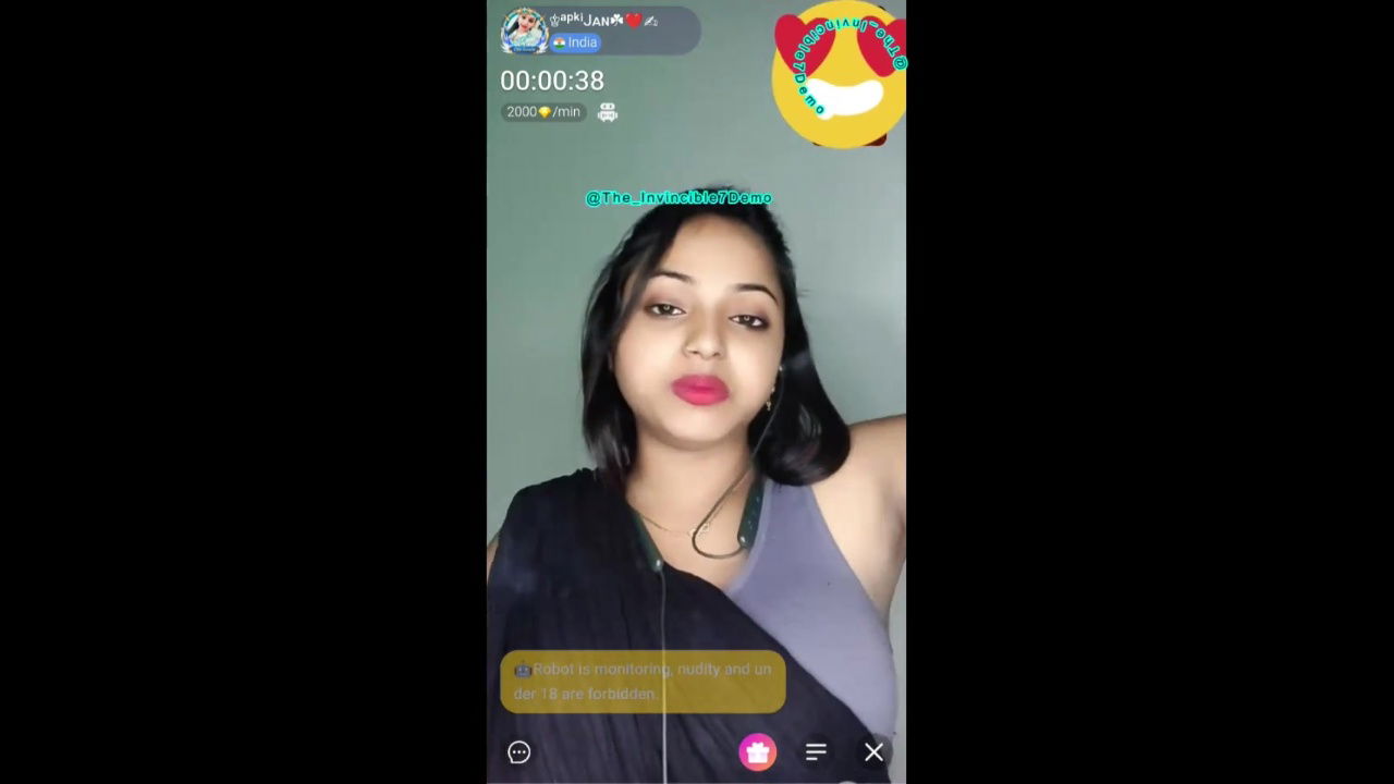 Apki Jan Chamet Girl Showing Boobs and Ass on Live