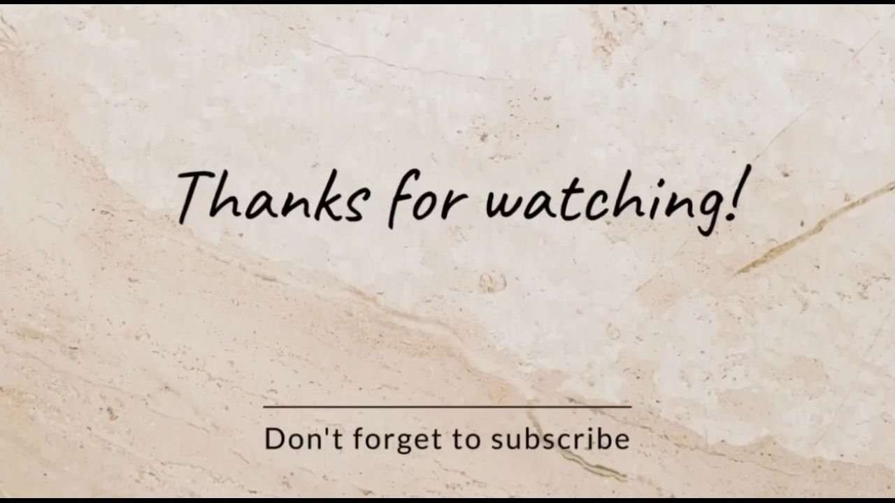 Sexy Desi Milf flashes her bare back in bra