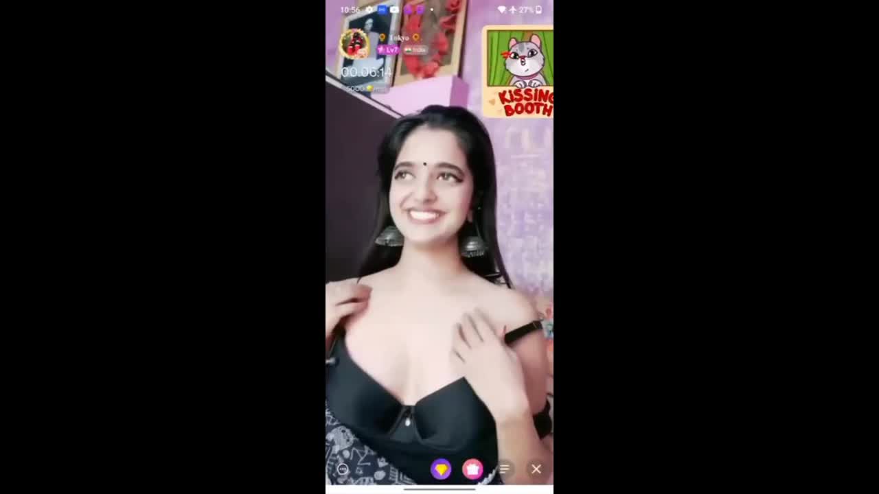 Super Gorgeous Chamet Girl Tokyo Nude Strip and Take Shower