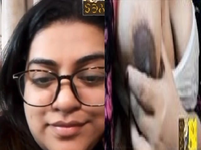 Huge boobs busty bhabhi topless show for lover