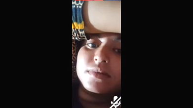 Married Bhabi Showing For Lover