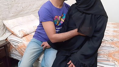 Hindu Boy Secretly Invites Muslim Hot Girlfriend to Meet Him at a Hotel Room