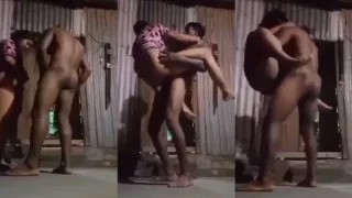 Hindi Sex Video-Larky ny godi men utha kar choda